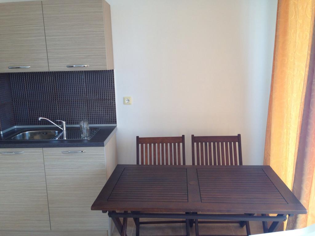Lilia Guest House Nessebar Quarto foto